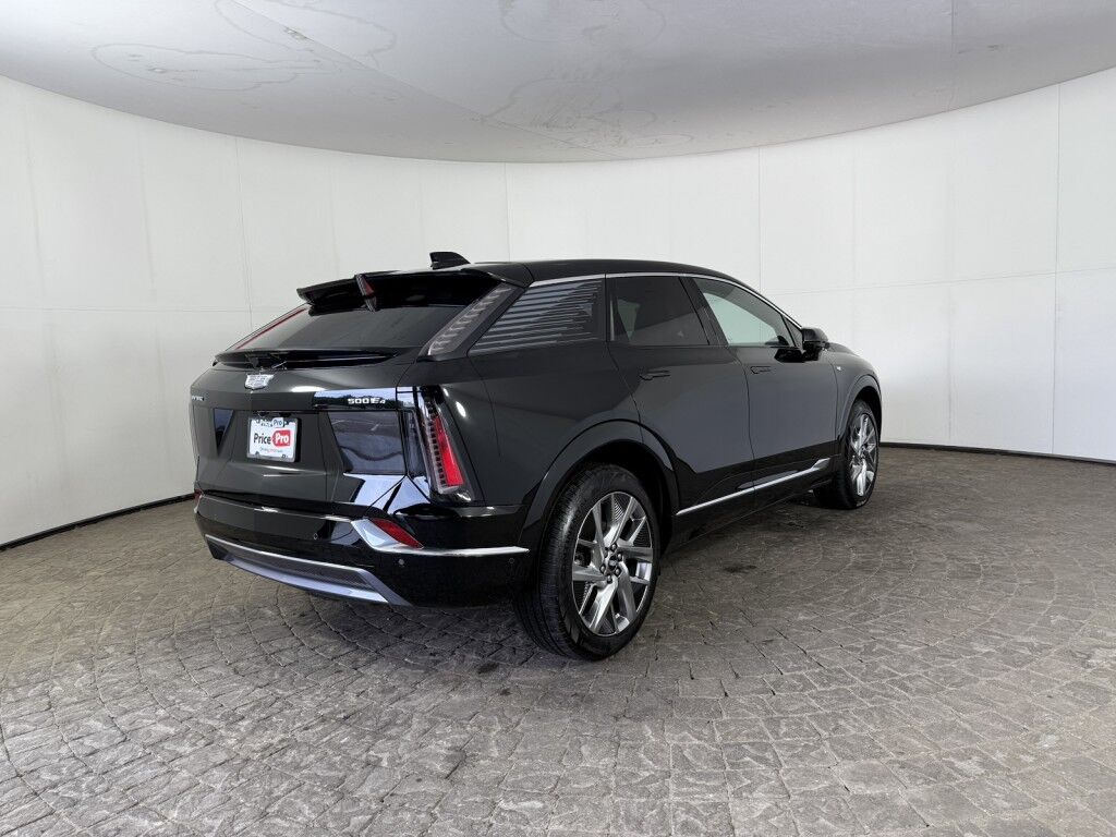 2025 Cadillac OPTIQ Luxury AWD Maumee OH