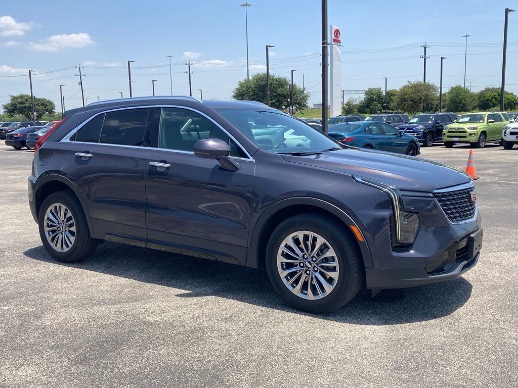 2025 Cadillac XT4 Premium Luxury
