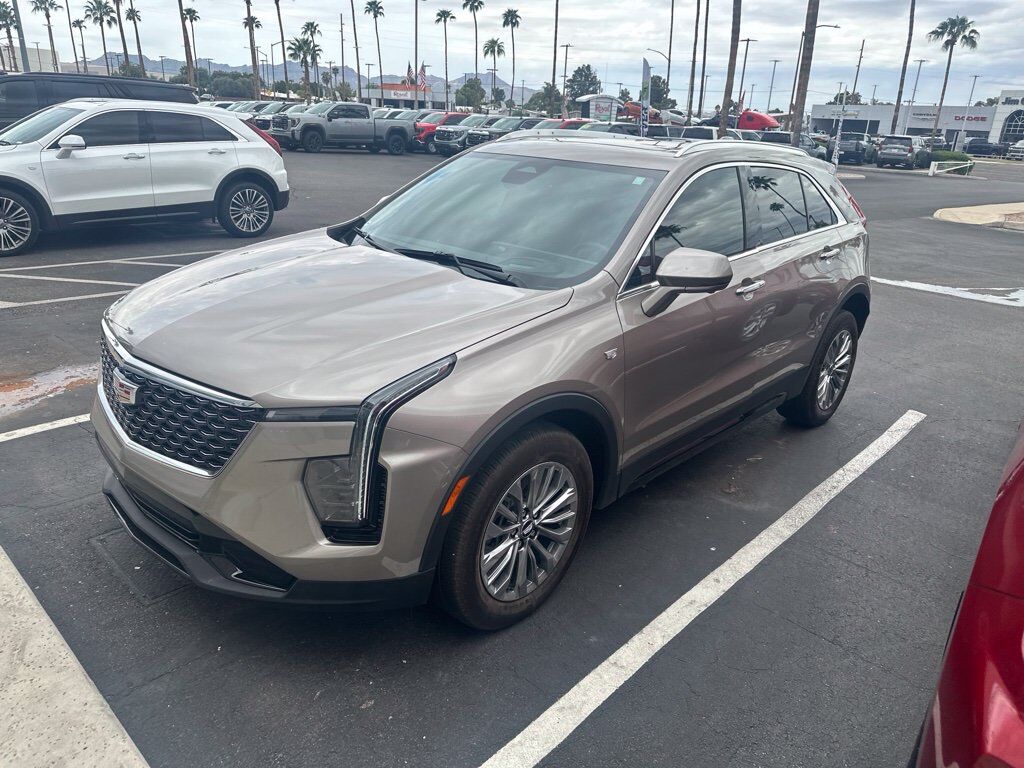 2025 Cadillac XT4 Premium Luxury