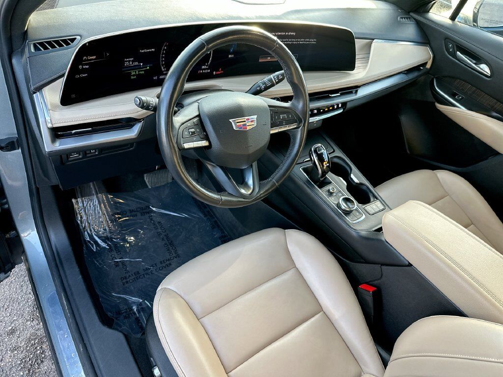 2025 Cadillac XT4 Premium Luxury