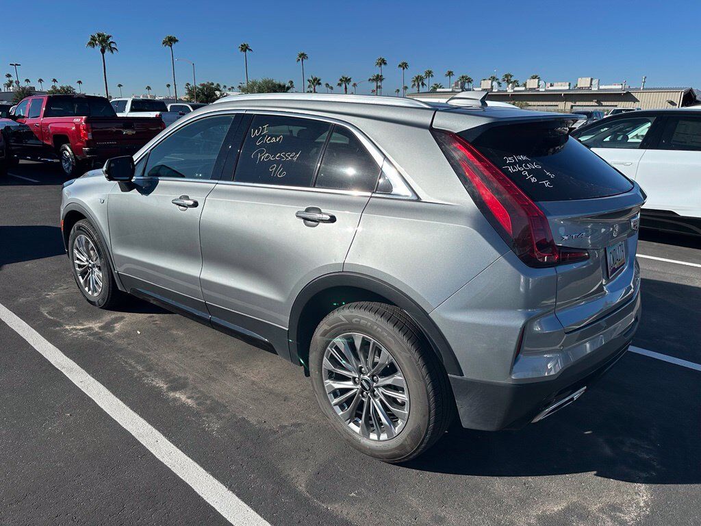 2025 Cadillac XT4 Premium Luxury
