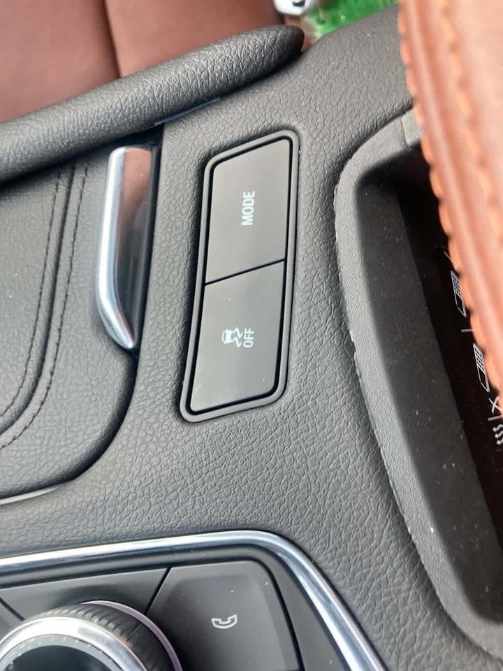 2025 Cadillac XT5 AWD Sport Woburn MA