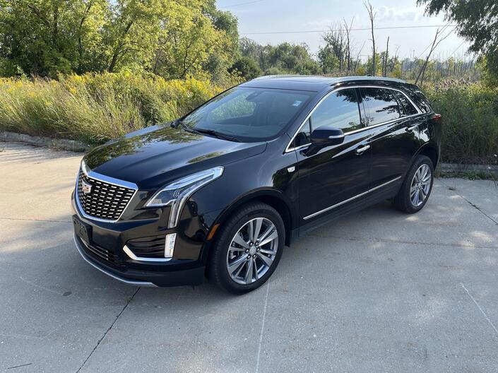2025 Cadillac XT5 Premium Luxury AWD 3.6L Tri-ZoneClimateControlPkg w/Sunroof Nav HtdCldMemLthr HD-RearCamera Milwaukee WI