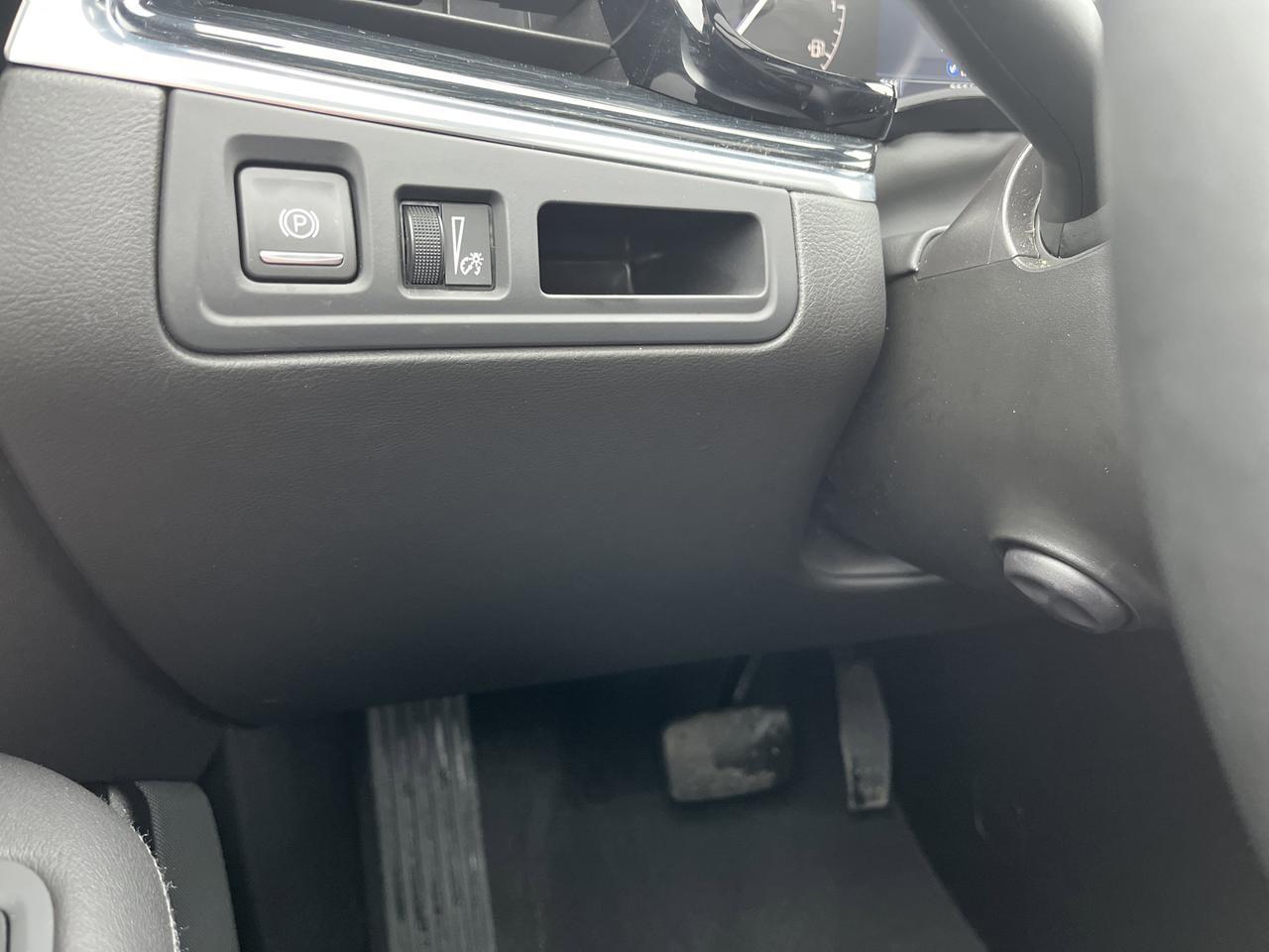 2025 Cadillac XT5 Premium Luxury AWD 3.6L w/Sunroof HtdLthr HD-RearCamera Saukville WI