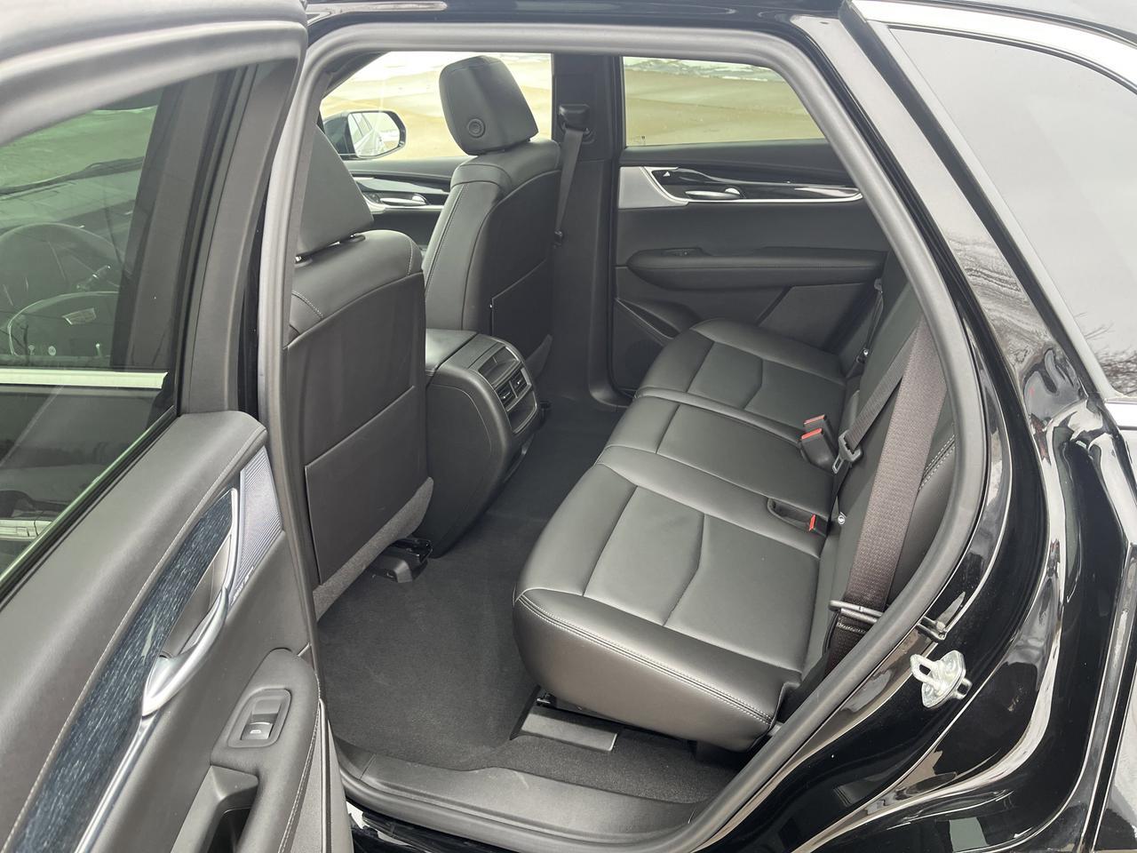 2025 Cadillac XT5 Premium Luxury AWD 3.6L w/Sunroof HtdLthr HD-RearCamera Saukville WI