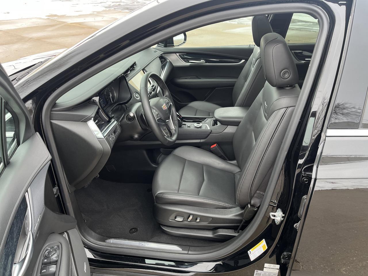 2025 Cadillac XT5 Premium Luxury AWD 3.6L w/Sunroof HtdLthr HD-RearCamera Saukville WI