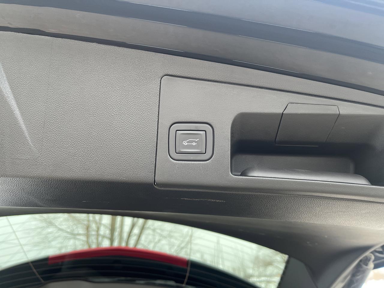 2025 Cadillac XT5 Premium Luxury AWD 3.6L w/Sunroof HtdLthr HD-RearCamera Saukville WI