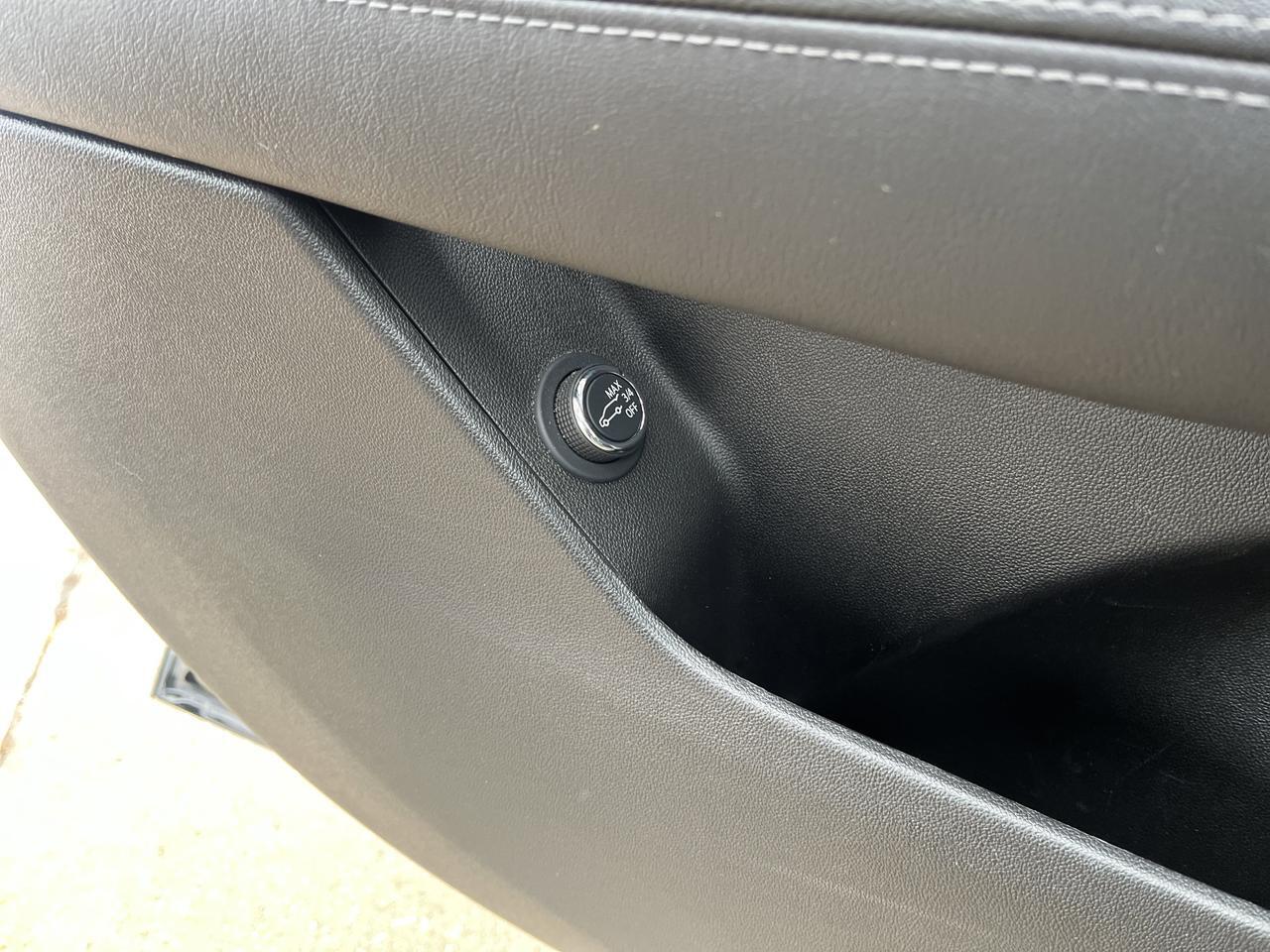 2025 Cadillac XT5 Premium Luxury AWD 3.6L w/Sunroof HtdLthr HD-RearCamera Saukville WI