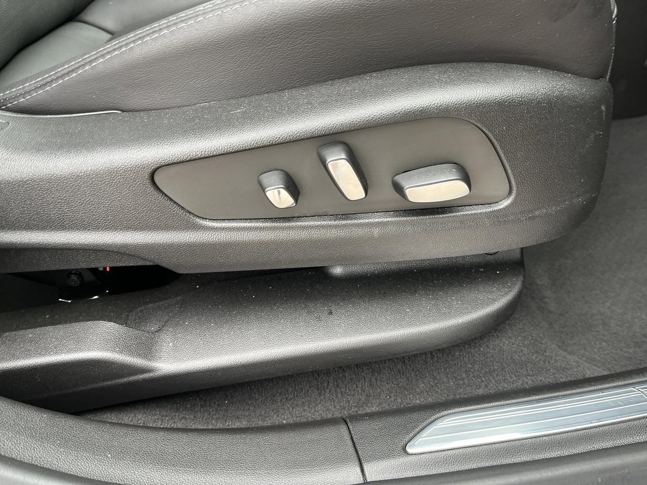 2025 Cadillac XT5 Premium Luxury AWD 3.6L w/Sunroof HtdLthr HD-RearCamera Saukville WI