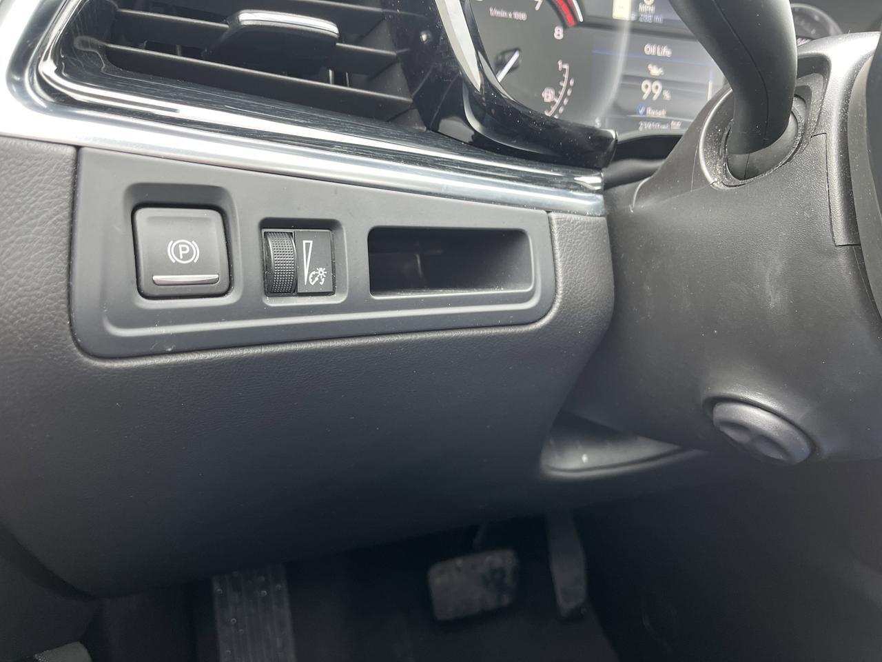 2025 Cadillac XT5 Premium Luxury AWD 3.6L w/Tri-ZoneAutomaticClimateControl HtdCldMemLthr AirIonizer Sunroof HD-RrCam Saukville WI