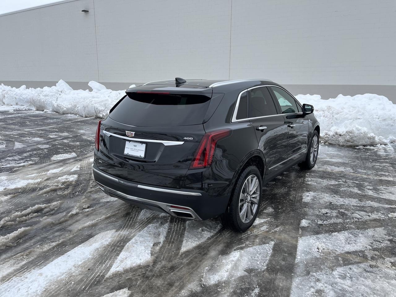 2025 Cadillac XT5 Premium Luxury AWD 3.6L w/Tri-ZoneAutomaticClimateControl HtdCldMemLthr AirIonizer Sunroof HD-RrCam Saukville WI
