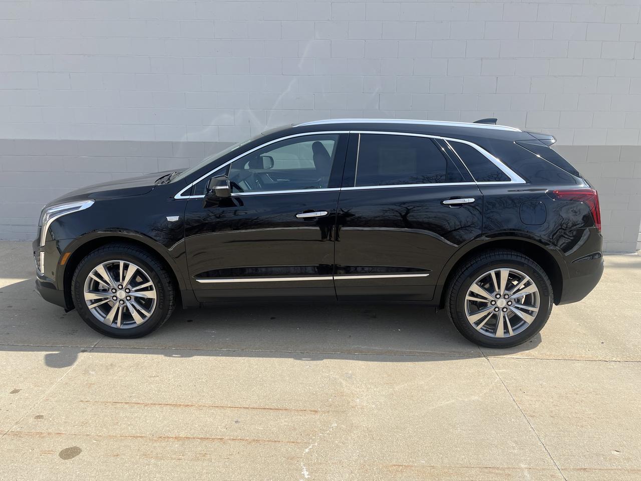 2025 Cadillac XT5 Premium Luxury AWD Tri-ZoneAutomaticClimateCTRL TechPkgs w/Sunroof Nav HtdCldMemLthr HD-SrrndVsn