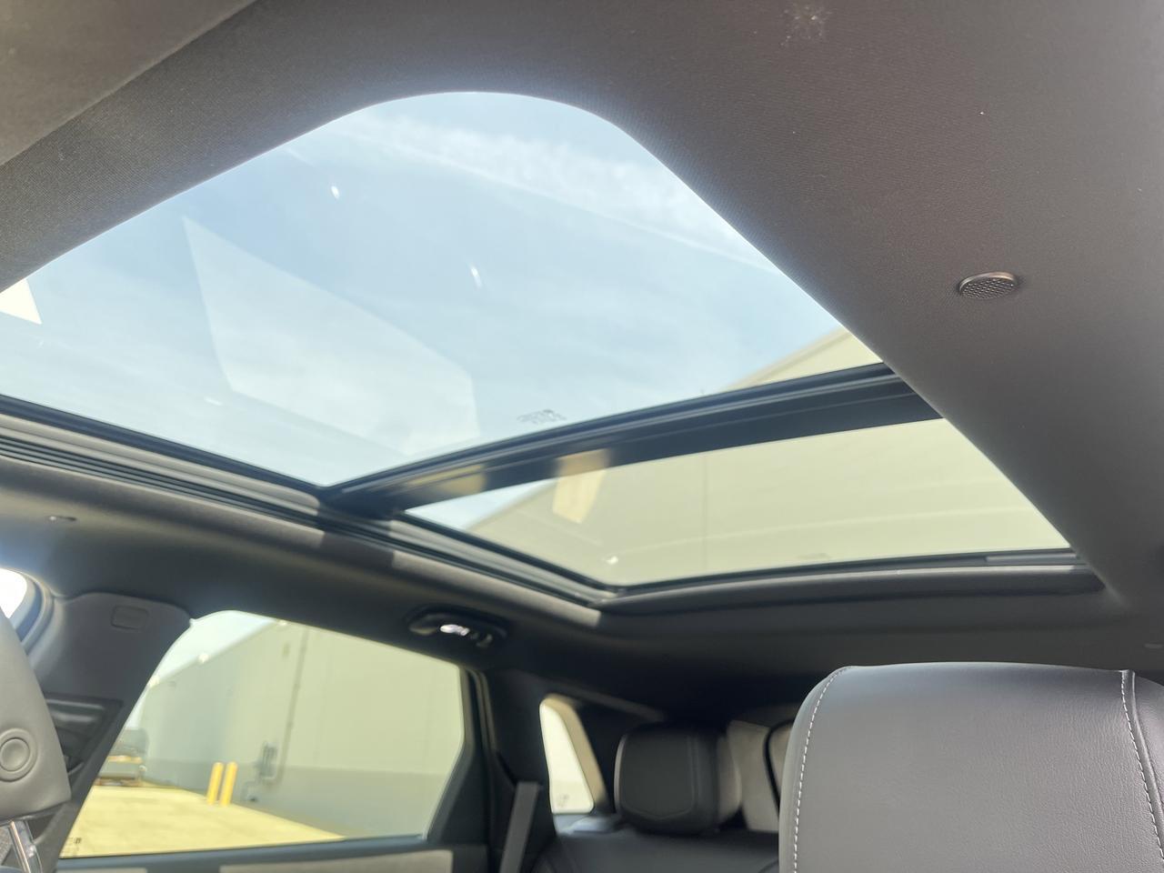 2025 Cadillac XT5 Premium Luxury AWD Tri-ZoneAutomaticClimateCTRL TechPkgs w/Sunroof Nav HtdCldMemLthr HD-SrrndVsn Saukville WI