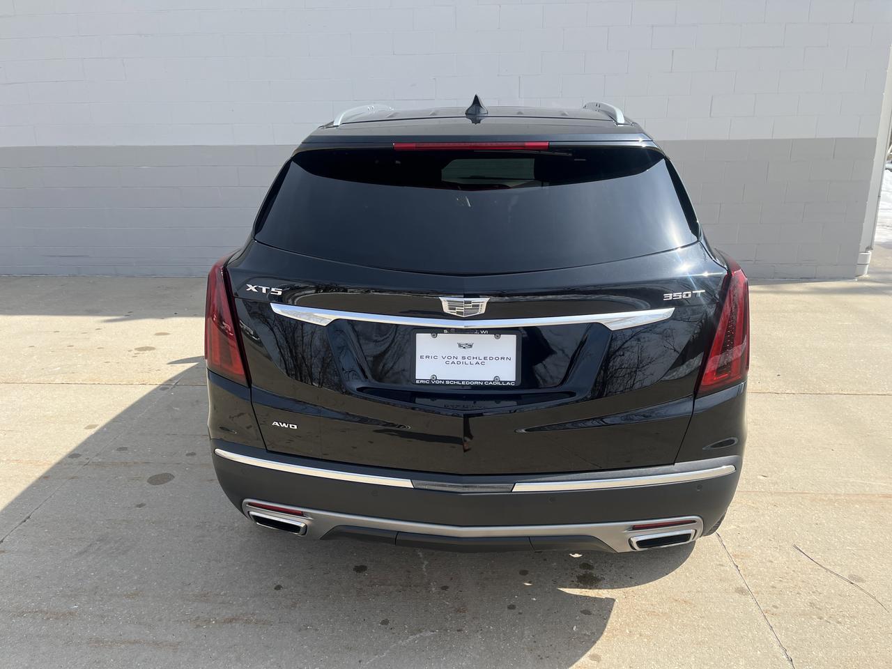 2025 Cadillac XT5 Premium Luxury AWD Tri-ZoneAutomaticClimateCTRL TechPkgs w/Sunroof Nav HtdCldMemLthr HD-SrrndVsn Saukville WI