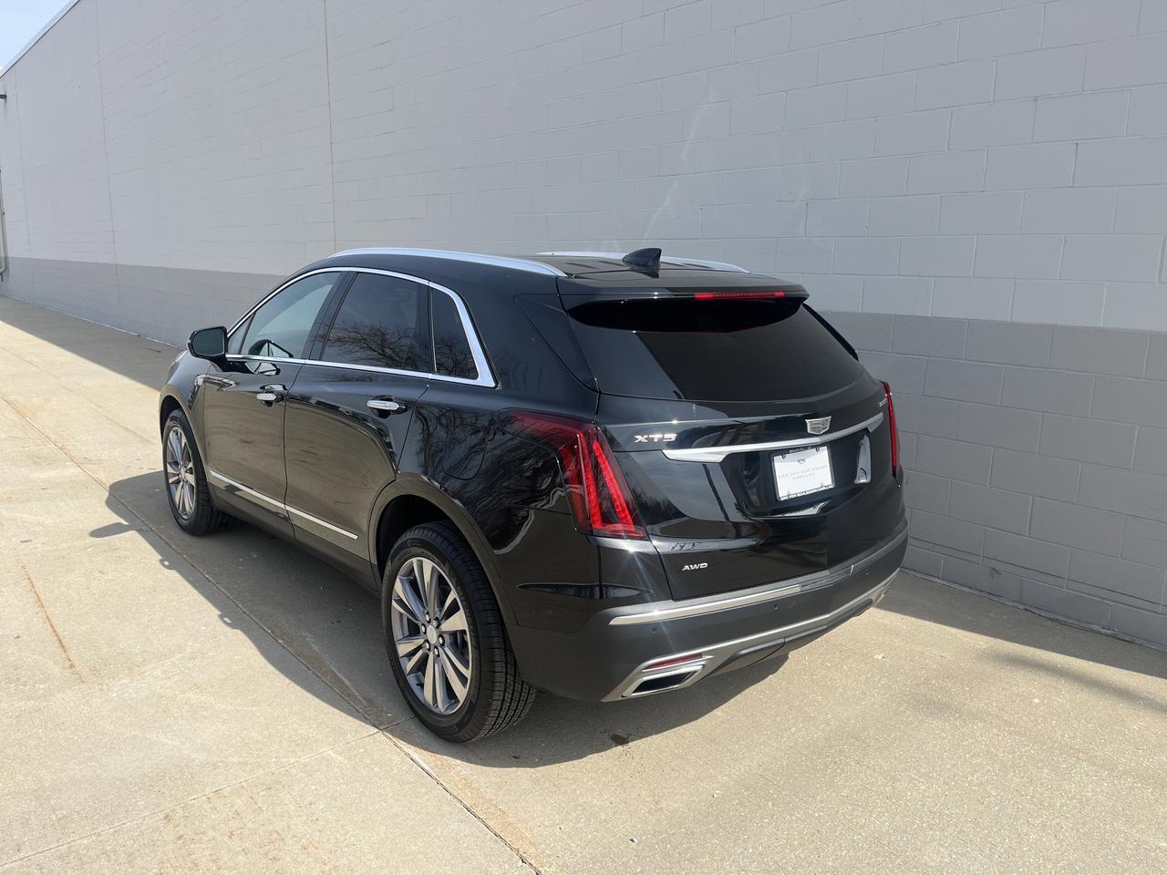 2025 Cadillac XT5 Premium Luxury AWD Tri-ZoneAutomaticClimateCTRL TechPkgs w/Sunroof Nav HtdCldMemLthr HD-SrrndVsn Saukville WI