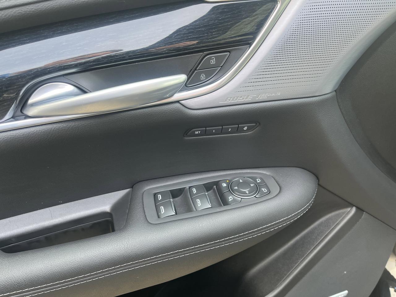 2025 Cadillac XT5 Premium Luxury AWD Tri-ZoneAutomaticClimateCTRL TechPkgs w/Sunroof Nav HtdCldMemLthr HD-SrrndVsn Saukville WI