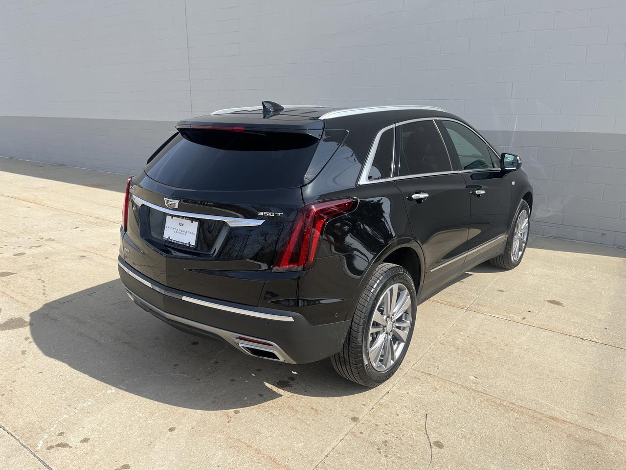 2025 Cadillac XT5 Premium Luxury AWD Tri-ZoneAutomaticClimateCTRL TechPkgs w/Sunroof Nav HtdCldMemLthr HD-SrrndVsn Saukville WI
