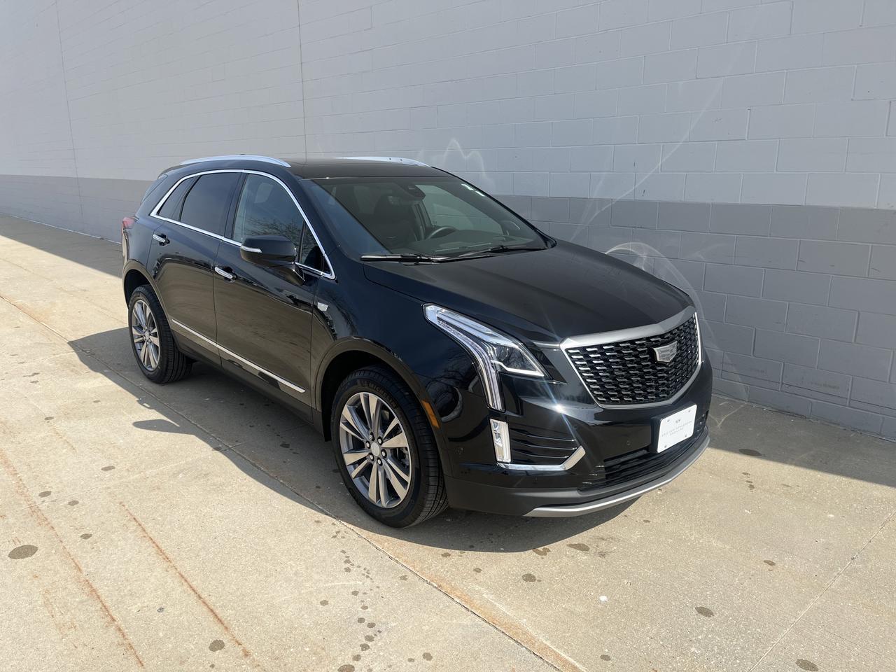 2025 Cadillac XT5 Premium Luxury AWD Tri-ZoneAutomaticClimateCTRL TechPkgs w/Sunroof Nav HtdCldMemLthr HD-SrrndVsn Saukville WI