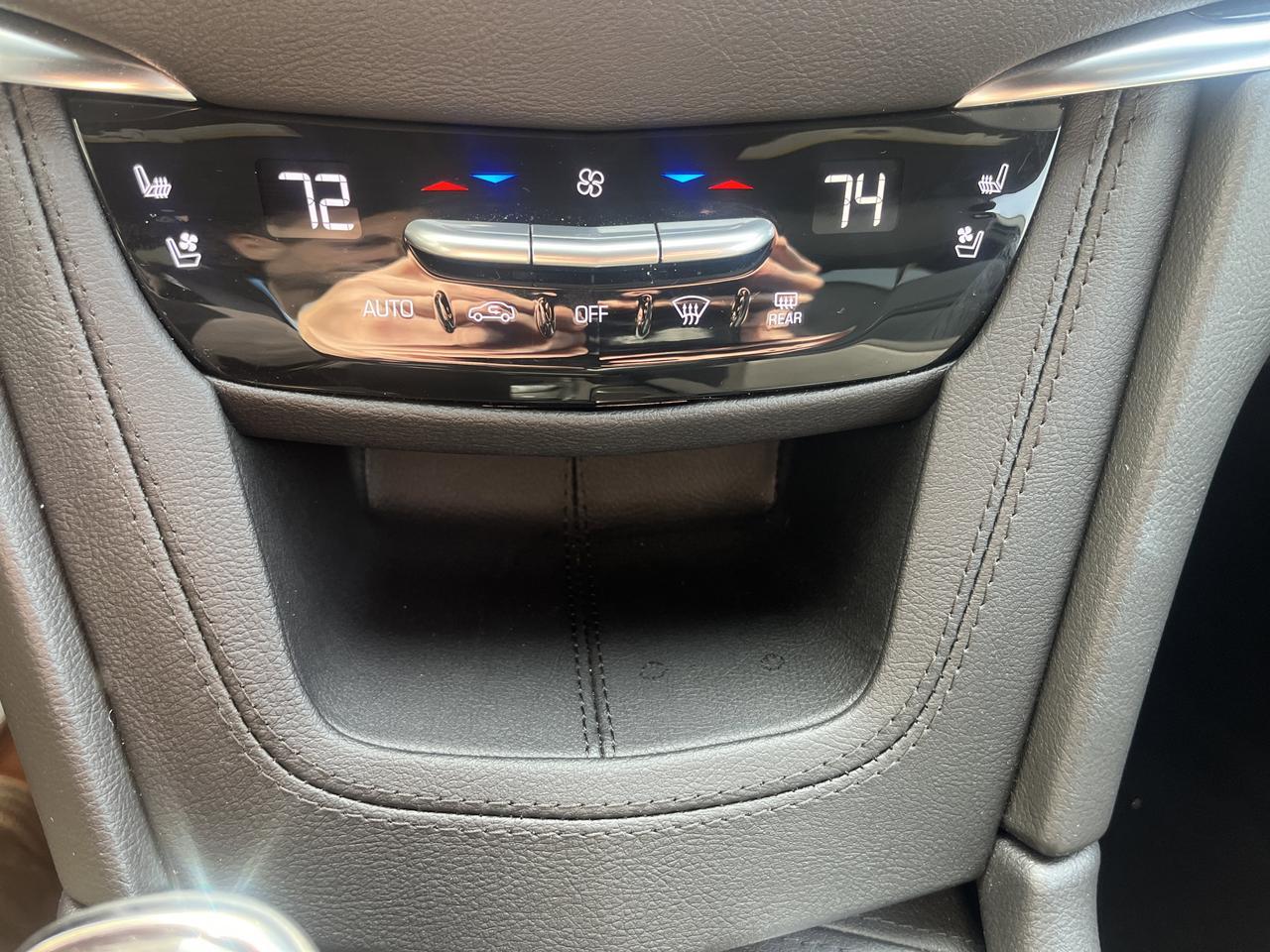 2025 Cadillac XT5 Premium Luxury AWD Tri-ZoneAutomaticClimateCTRL TechPkgs w/Sunroof Nav HtdCldMemLthr HD-SrrndVsn Saukville WI