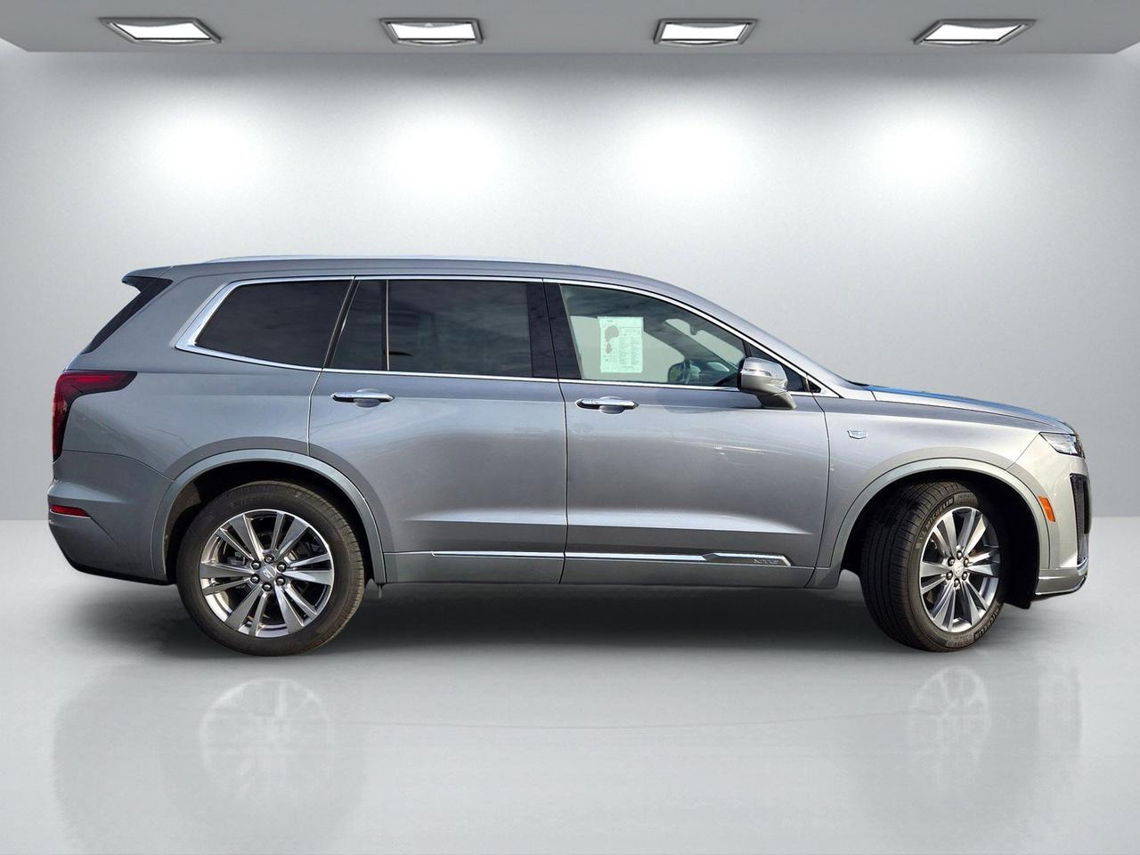 2025 Cadillac XT6 FWD Premium Luxury