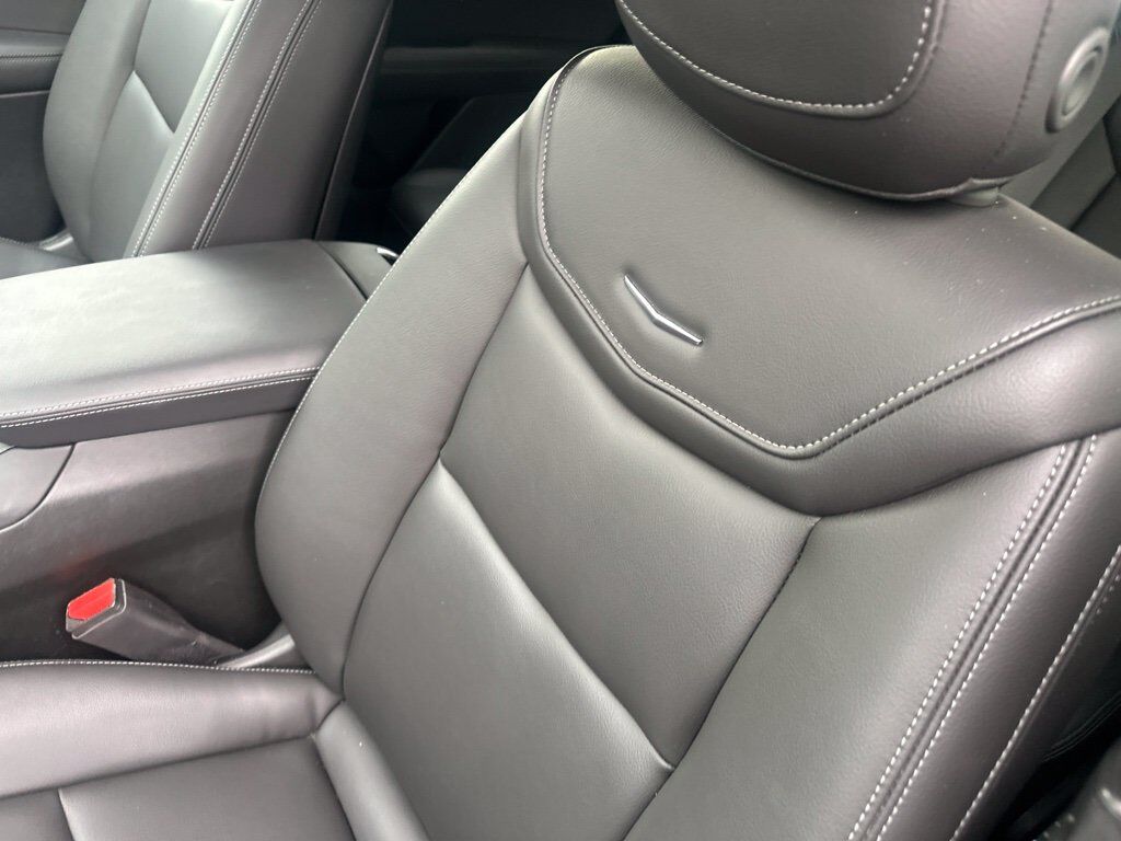 2025 Cadillac XT6 Luxury