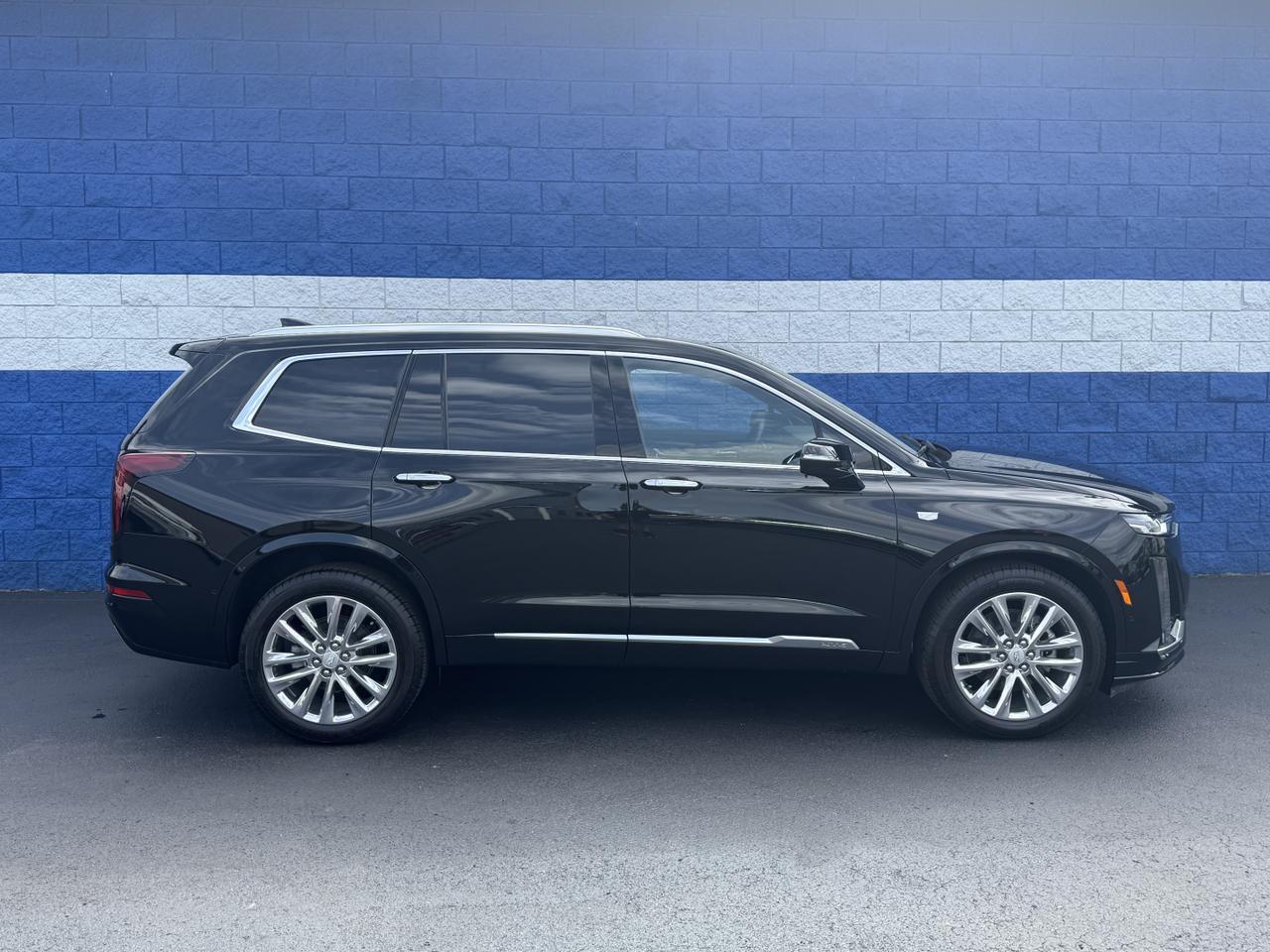 2025 Cadillac XT6 Premium Luxury Connellsville PA