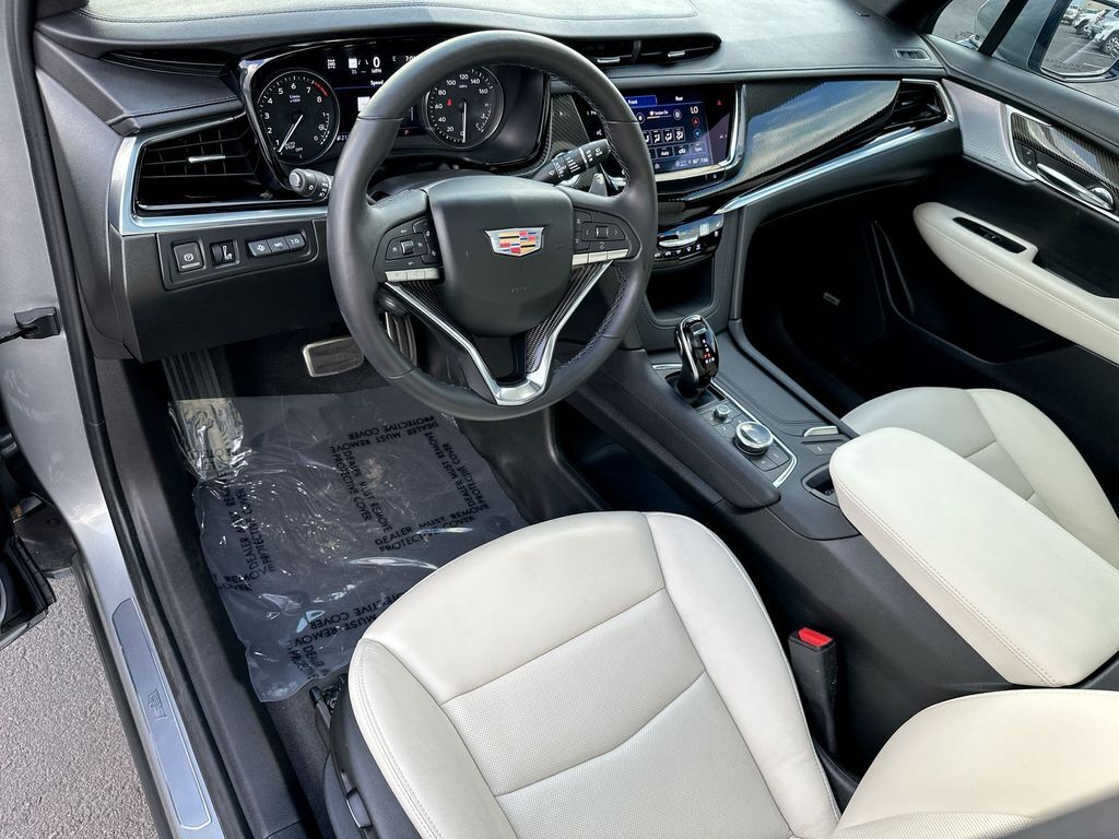 2025 Cadillac XT6 Sport