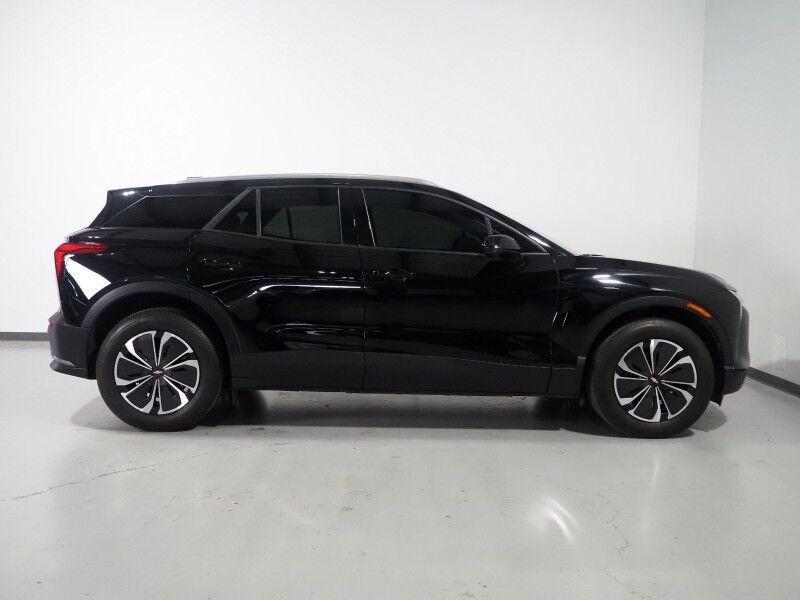 2025 Chevrolet Blazer EV LT AWD *COMFORT & CONVENIENCE PKG, NAVIGATION, ADAPTIVE CRUISE, SAFETY ALERTS, 360 VIEW CAMERAS, 17.7 INCH DISPLAY, PANORAMA MOONROOF, HEATED SEATS/STEERING, POWER LIFTGATE, REMOTE START, WIRELESS CHARGING Round Rock TX
