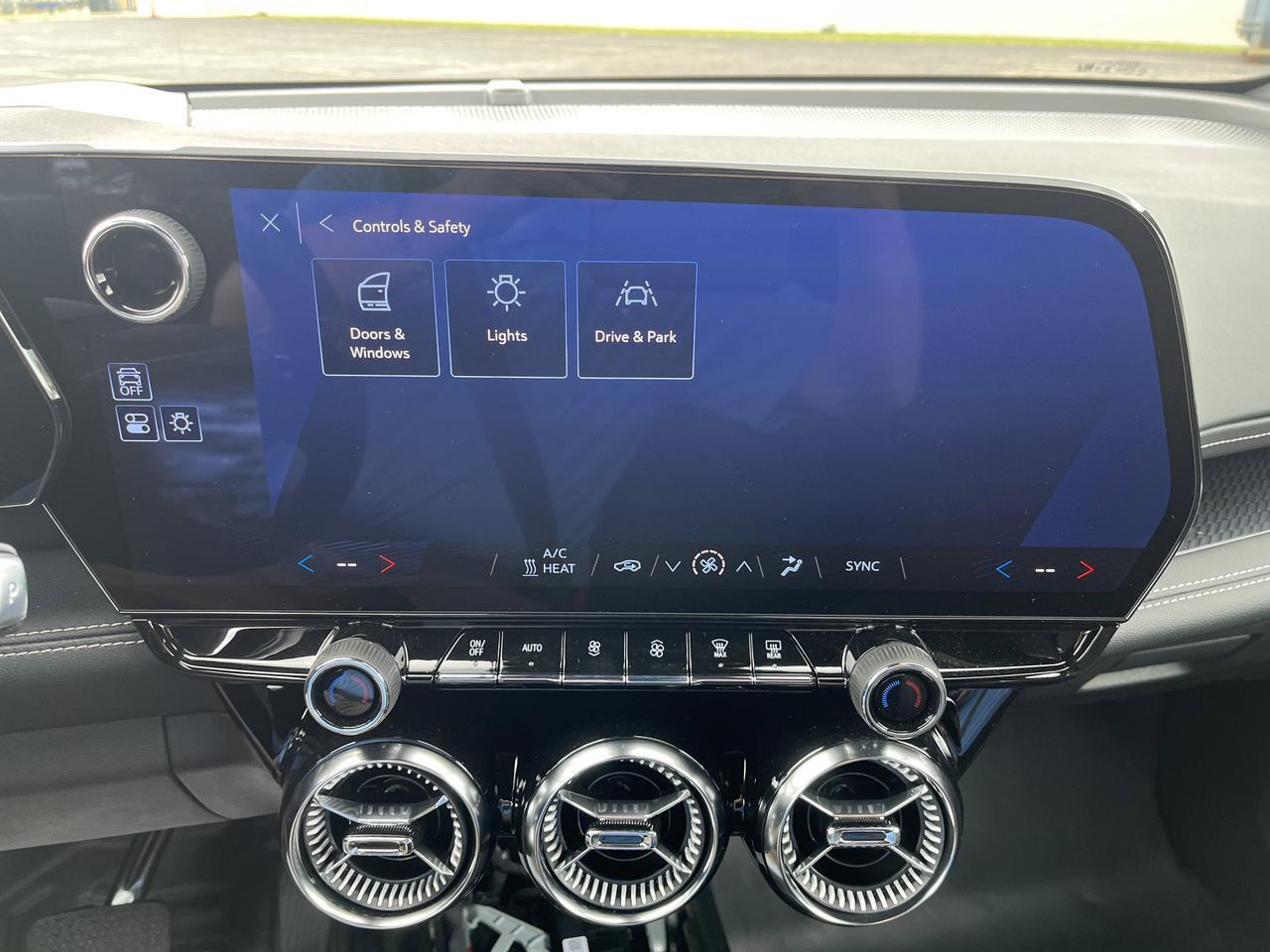 2025 Chevrolet Blazer EV Police AWD 102KWH BatteryRatedEnergy 190KW DC FastCharge w/Dual-LevelChargeCord RemoteKeylessEntry Saukville WI
