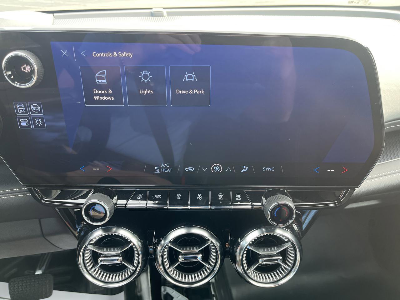 2025 Chevrolet Blazer EV Police AWD 102KWH BatteryRatedEnergy 190KW DC FastCharge w/Dual-LevelChargeCord RemoteKeylessEntry Saukville WI
