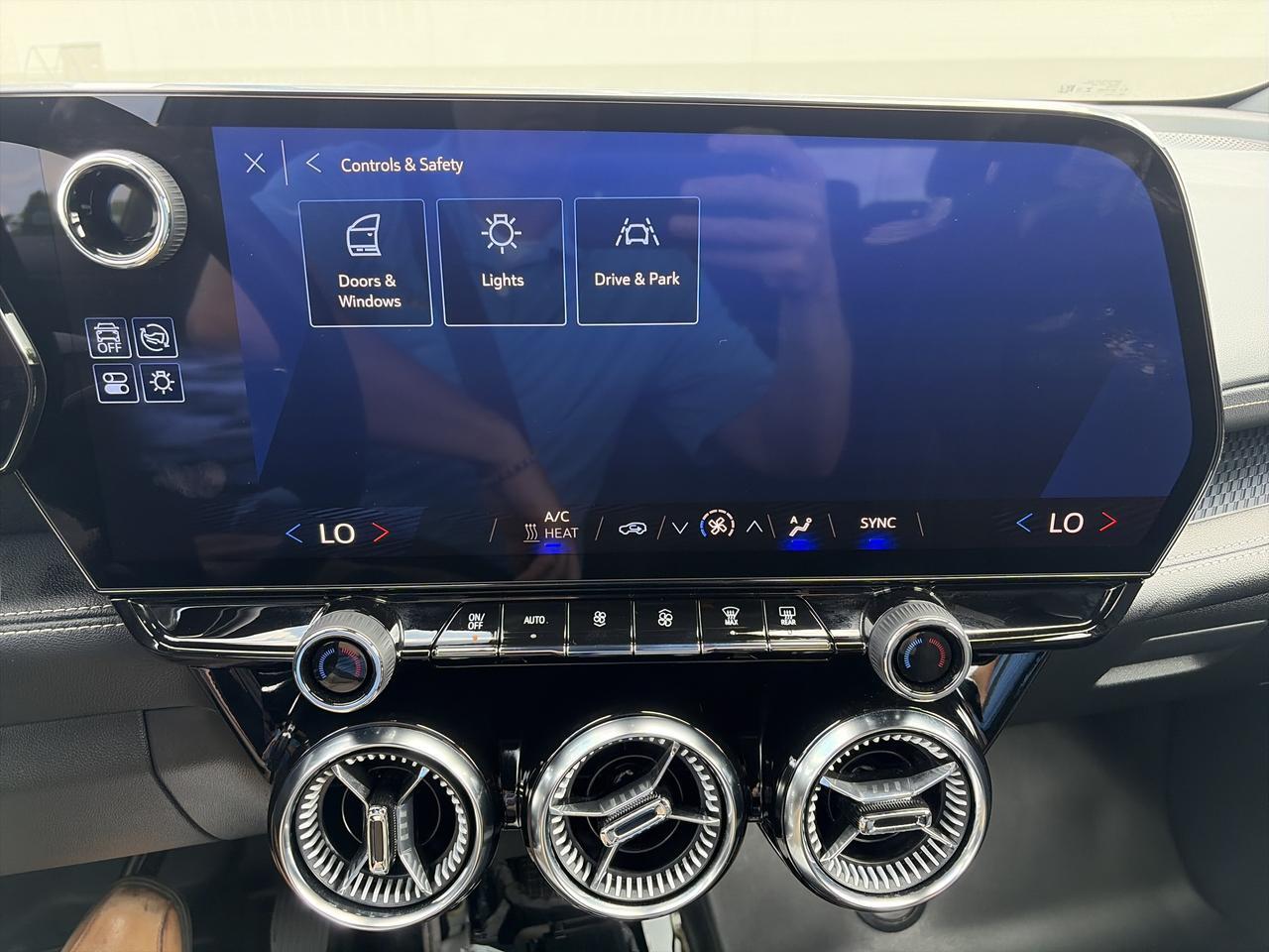 2025 Chevrolet Blazer EV Police eAWD w/DualLevelChargeCord RemoteStart HD-RearCamera Saukville WI