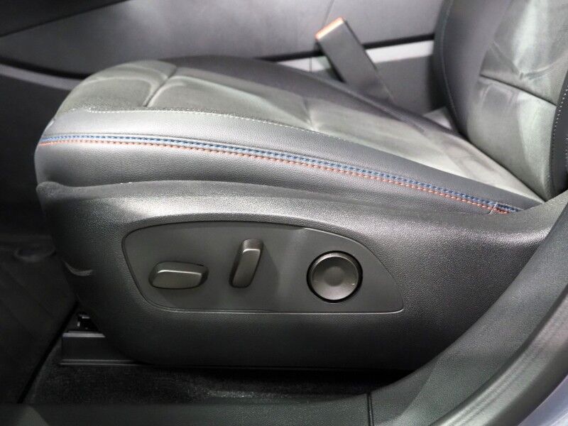 2025 Chevrolet Blazer EV RS AWD *NAVIGATION, ADAPTIVE CRUISE, SAFETY ALERTS, 360 VIEW CAMERAS, 17.7 INCH TOUCHSCREEN, CLIMATE SEATS, HEATED STEERING, POWER LIFTGATE, REMOTE START, 21 INCH WHEELS, WIRELESS CHARGING Round Rock TX