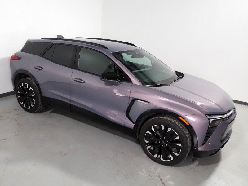 2025 Chevrolet Blazer EV RS AWD *NAVIGATION, ADAPTIVE CRUISE, SAFETY ALERTS, 360 VIEW CAMERAS, 17.7 INCH TOUCHSCREEN, CLIMATE SEATS, HEATED STEERING, POWER LIFTGATE, REMOTE START, 21 INCH WHEELS, WIRELESS CHARGING Round Rock TX