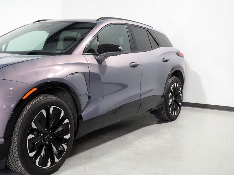 2025 Chevrolet Blazer EV RS AWD *NAVIGATION, ADAPTIVE CRUISE, SAFETY ALERTS, 360 VIEW CAMERAS, 17.7 INCH TOUCHSCREEN, CLIMATE SEATS, HEATED STEERING, POWER LIFTGATE, REMOTE START, 21 INCH WHEELS, WIRELESS CHARGING Round Rock TX