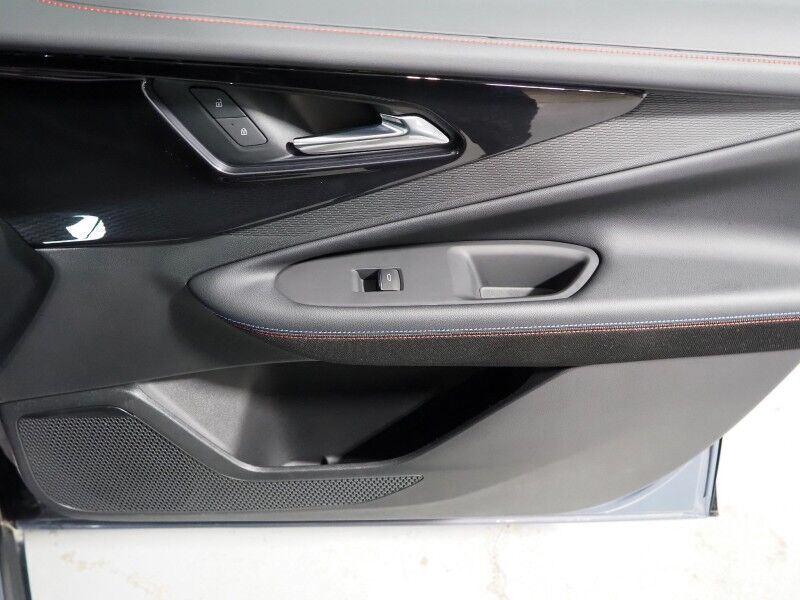 2025 Chevrolet Blazer EV RS AWD *NAVIGATION, ADAPTIVE CRUISE, SAFETY ALERTS, 360 VIEW CAMERAS, 17.7 INCH TOUCHSCREEN, CLIMATE SEATS, HEATED STEERING, POWER LIFTGATE, REMOTE START, 21 INCH WHEELS, WIRELESS CHARGING Round Rock TX