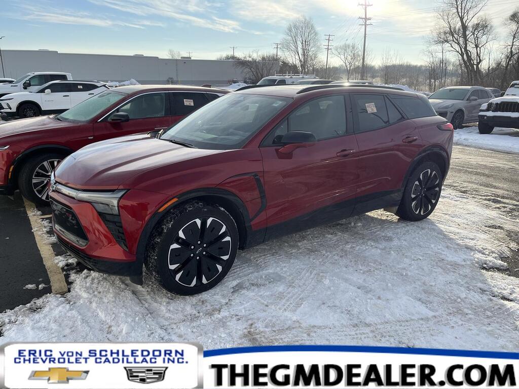 2025 Chevrolet Blazer EV RS eAWD Conv&DrvrConfPkg w/Dual-LevelChargeCord SuperCruise AdptvCrz Sunroof HD-SrrndVsn Milwaukee WI