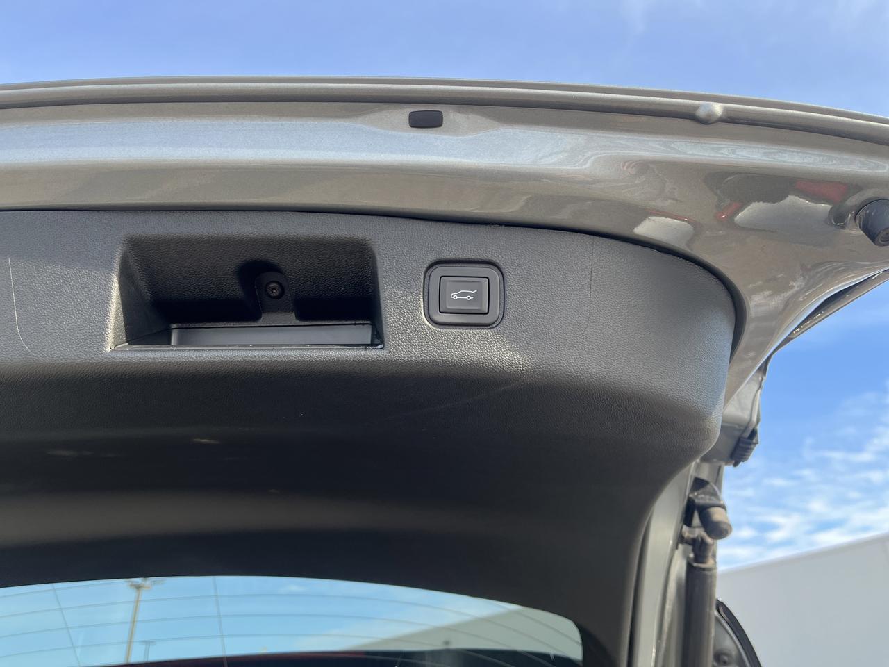 2025 Chevrolet Blazer EV RS eAWD w/Dual-LevelChargeCord 21s AdptvCrz HtdCldMemLthr HD-SrrndVsn Saukville WI