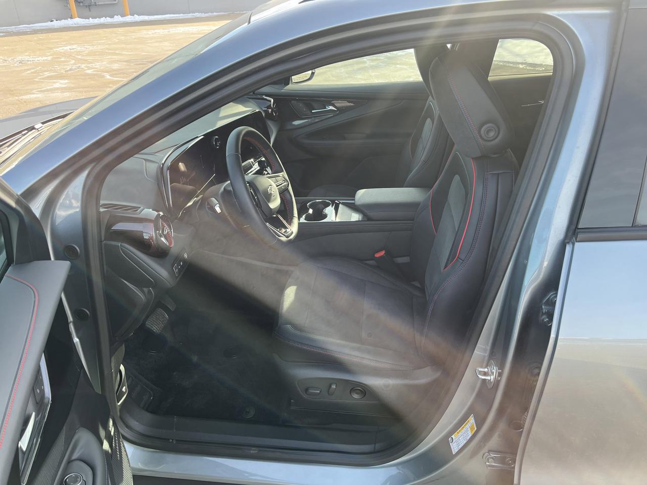 2025 Chevrolet Blazer EV RS eAWD w/Dual-LevelChargeCord 21s AdptvCrz HtdCldMemLthr HD-SrrndVsn Saukville WI