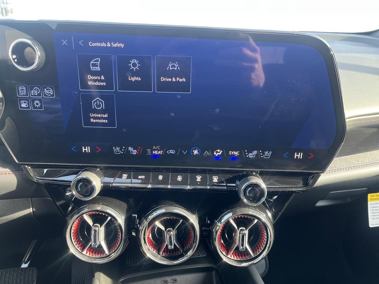 2025 Chevrolet Blazer EV RS eAWD w/Dual-LevelChargeCord 21s AdptvCrz HtdCldMemLthr HD-SrrndVsn Saukville WI