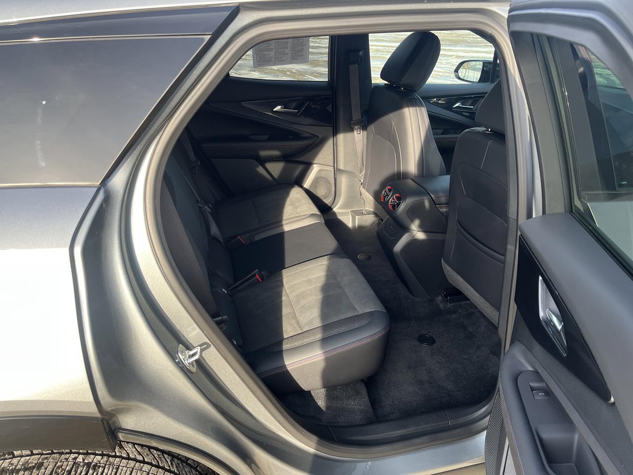 2025 Chevrolet Blazer EV RS eAWD w/Dual-LevelChargeCord 21s AdptvCrz HtdCldMemLthr HD-SrrndVsn Saukville WI