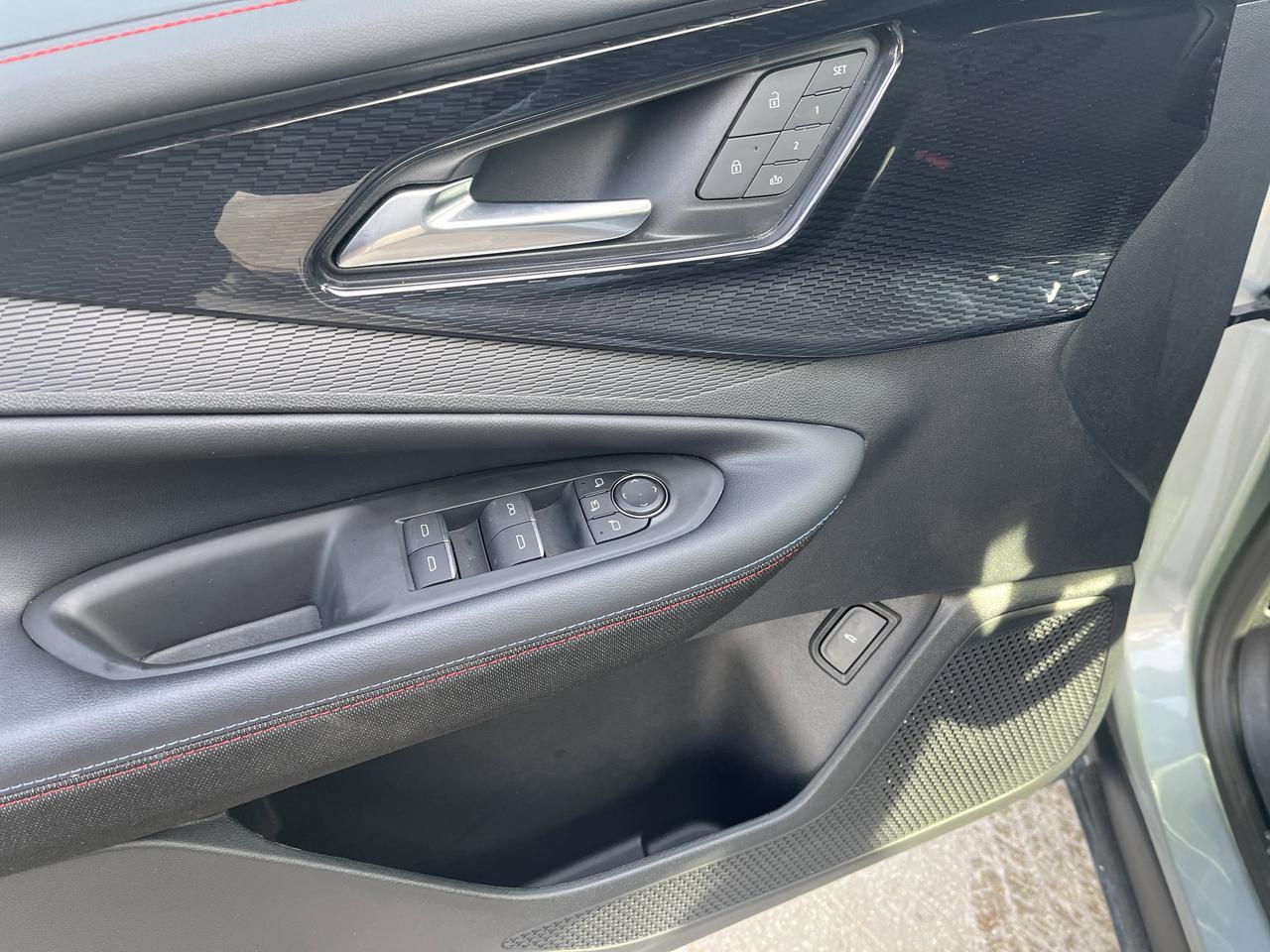 2025 Chevrolet Blazer EV RS eAWD w/Dual-LevelChargeCord 21s AdptvCrz HtdCldMemLthr HD-SrrndVsn Saukville WI