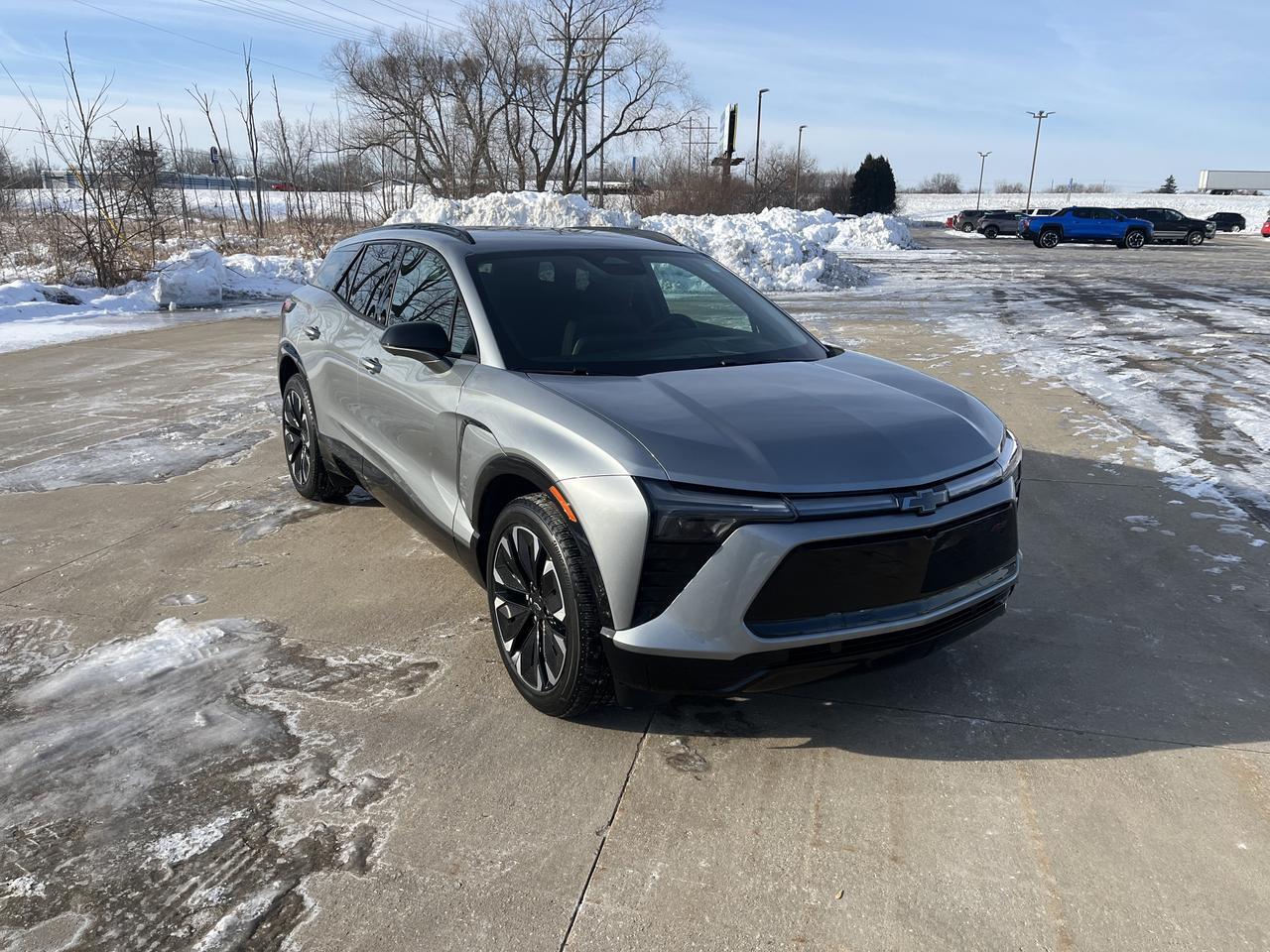 2025 Chevrolet Blazer EV RS eAWD w/Dual-LevelChargeCord 21s AdptvCrz HtdCldMemLthr HD-SrrndVsn Saukville WI
