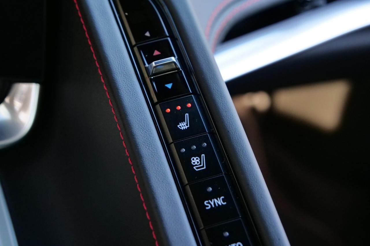 2025 Chevrolet Corvette E-RAY Convertible 3LZ / Carbon Ceramic Brakes / AWD! Lincolnton NC