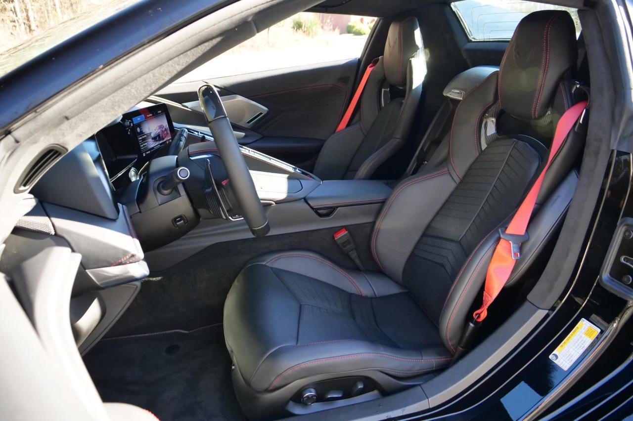 2025 Chevrolet Corvette E-RAY Convertible 3LZ / Carbon Ceramic Brakes / AWD! Lincolnton NC