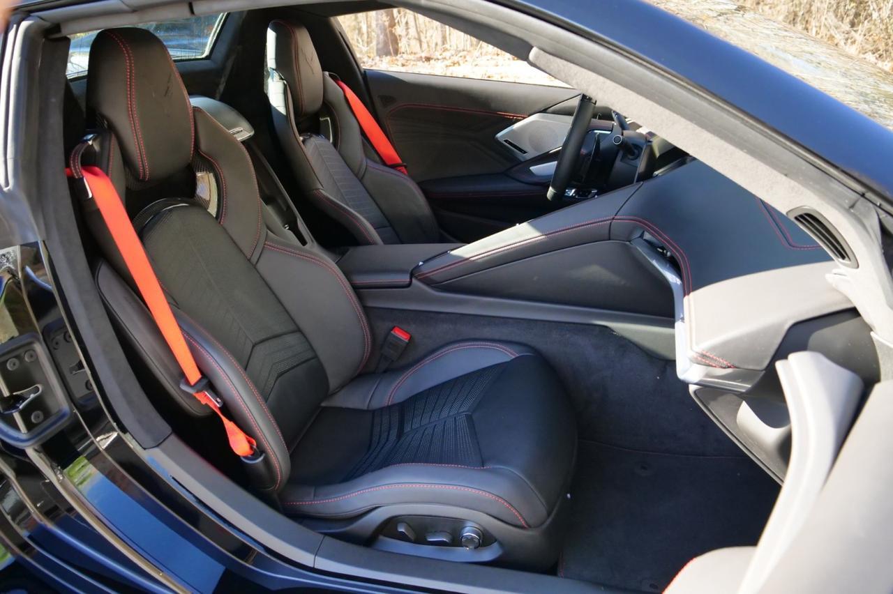 2025 Chevrolet Corvette E-RAY Convertible 3LZ / Carbon Ceramic Brakes / AWD! Lincolnton NC