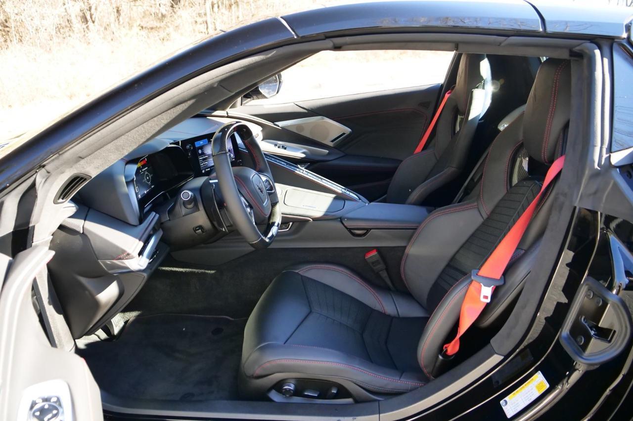 2025 Chevrolet Corvette E-RAY Convertible 3LZ / Carbon Ceramic Brakes / AWD! Lincolnton NC