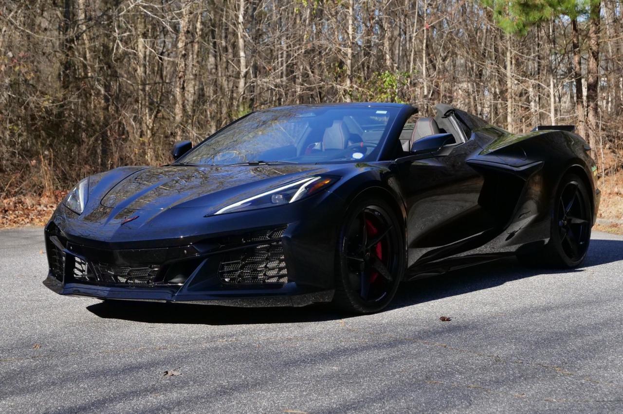 2025 Chevrolet Corvette E-RAY Convertible 3LZ / Carbon Ceramic Brakes / AWD! Lincolnton NC