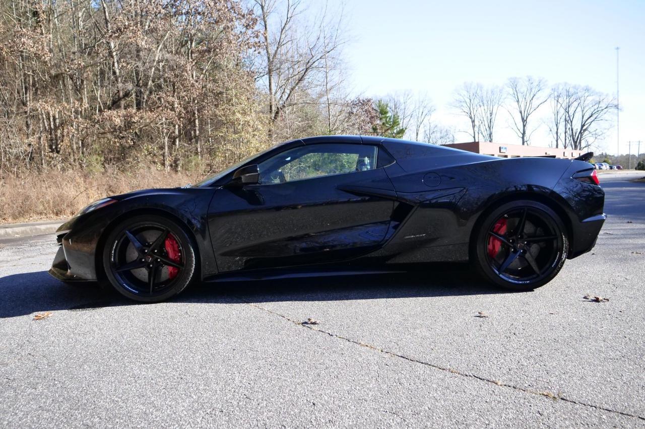 2025 Chevrolet Corvette E-RAY Convertible 3LZ / Carbon Ceramic Brakes / AWD! Lincolnton NC