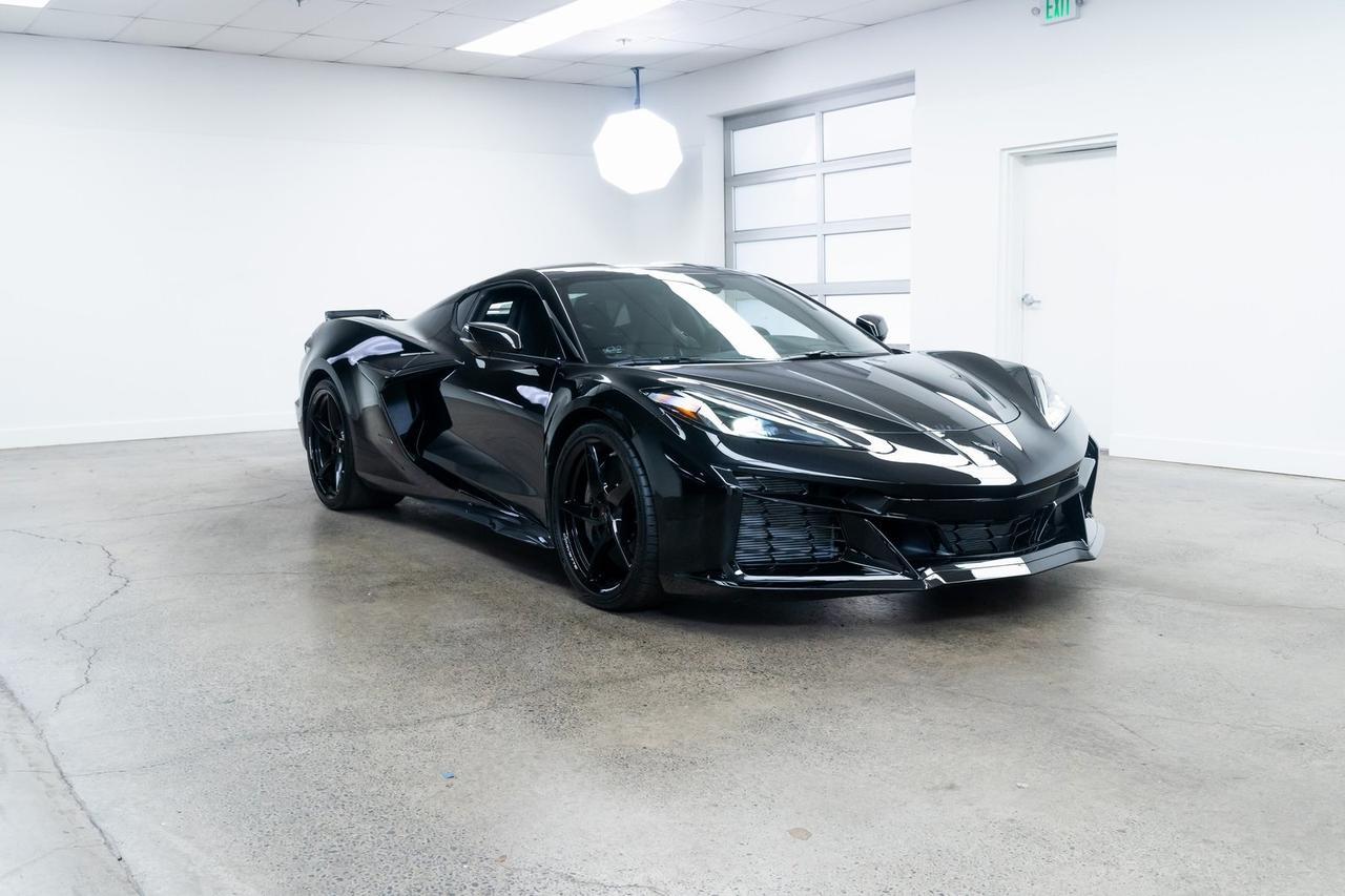 2025 Chevrolet Corvette E-Ray 1 Owner 1LZ Carbon Ceramic Brakes Head-Up Display Portland OR