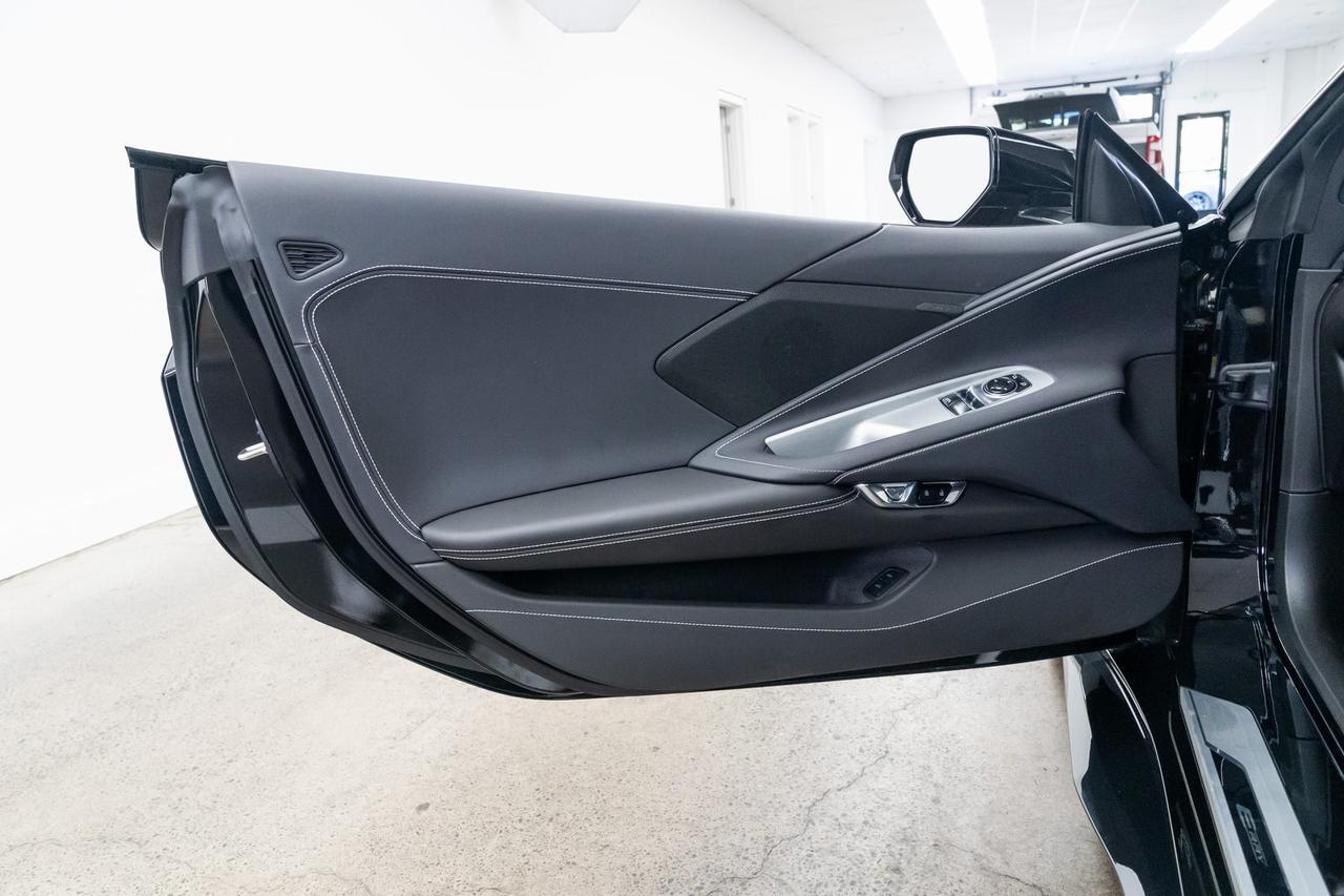2025 Chevrolet Corvette E-Ray 1 Owner 1LZ Carbon Ceramic Brakes Head-Up Display Portland OR